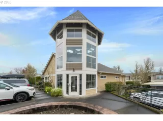 Photo #3: 20541120 Listing