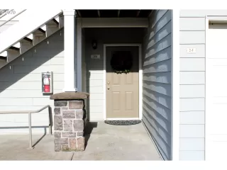 Photo #4: 20541120 Listing