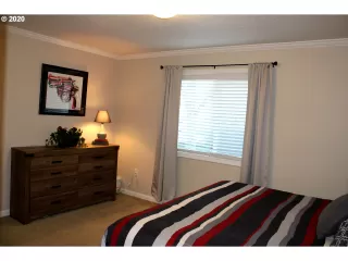 Photo #6: 20541120 Listing