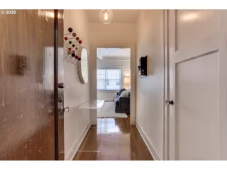 Photo #3: 20541194 Listing