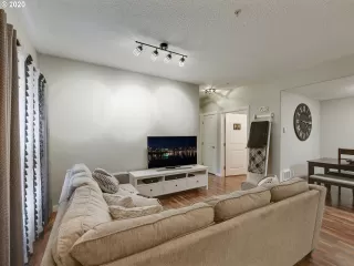 Photo #6: 20541592 Listing 