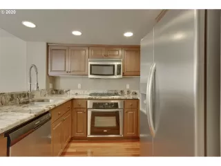 Photo #2: 20541653 Listing