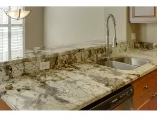 Photo #5: 20541653 Listing