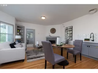 Photo #4: 20543135 Listing