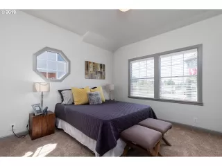 Photo #5: 20543135 Listing