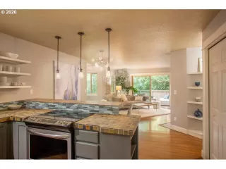 Photo #2: 20543391 Listing 