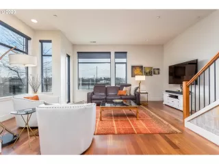 Photo #5: 20543667 Listing 