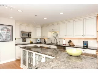 Photo #1: 20544235 Listing