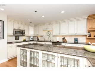 Photo #2: 20544235 Listing