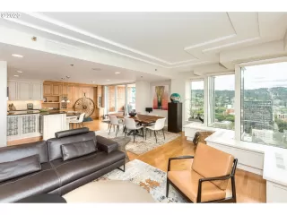 Photo #5: 20544235 Listing