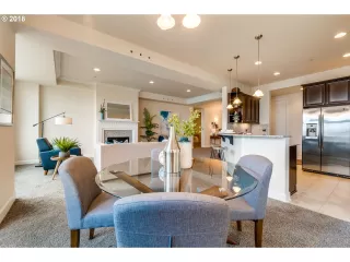 Photo #5: 20544259 Listing