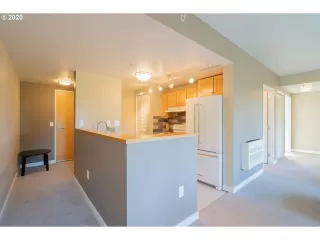 Photo #5: 20544540 Listing