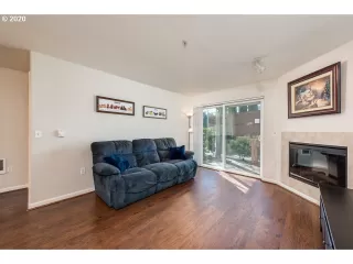 Photo #3: 20545148 Listing