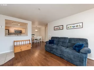 Photo #4: 20545148 Listing