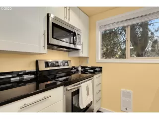 Photo #1: 20545223 Listing 