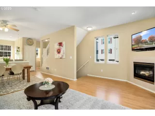 Photo #5: 20545713 Listing