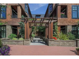 More Details about MLS # 20545807 : 521 2ND ST 104