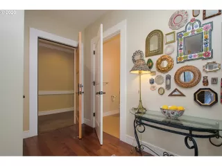 Photo #2: 20545807 Listing