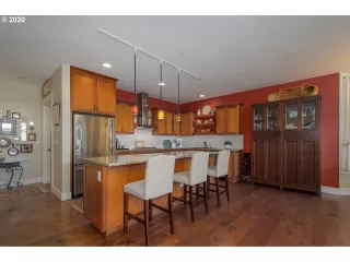 Photo #4: 20545807 Listing