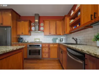 Photo #5: 20545807 Listing