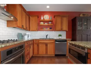 Photo #6: 20545807 Listing