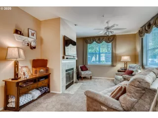 Photo #4: 20546458 Listing