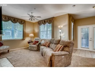 Photo #5: 20546458 Listing