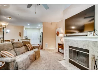 Photo #6: 20546458 Listing