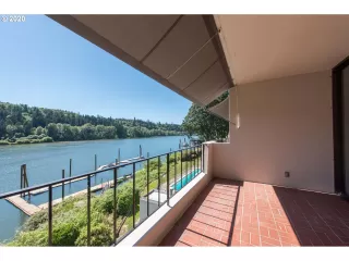 Photo #6: 20547012 Listing