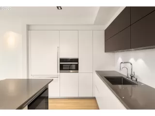 Photo #2: 20547291 Listing