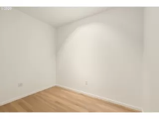 Photo #4: 20547291 Listing