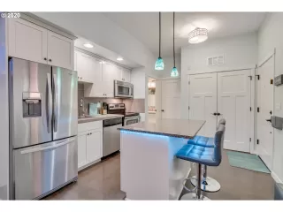 Photo #2: 20547872 Listing