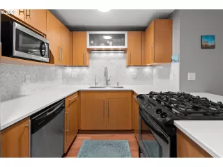 Photo #2: 20548133 Listing 
