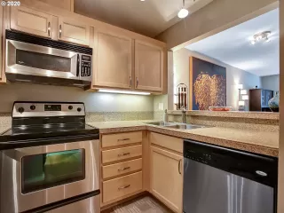 Photo #1: 20548428 Listing 