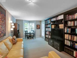 Photo #4: 20548428 Listing 