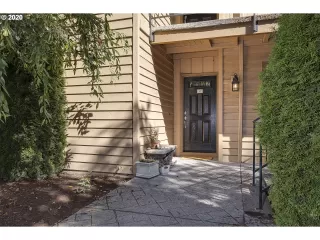 Photo #1: 20549296 Listing