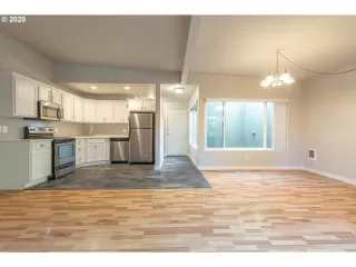 Photo #1: 20549326 Listing