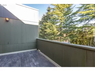 Photo #4: 20549326 Listing