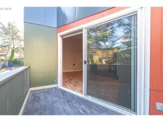 Photo #6: 20549326 Listing