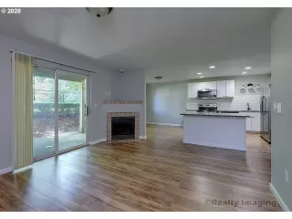 Photo #2: 20549474 Listing