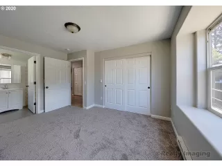 Photo #6: 20549474 Listing