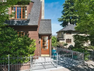 Photo #2: 20550376 Listing