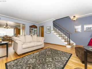 Photo #5: 20550623 Listing 