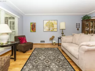Photo #6: 20550623 Listing 
