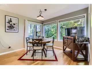 Photo #3: 205507249 Listing