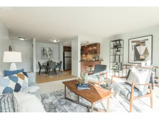 Photo #2: 20551154 Listing