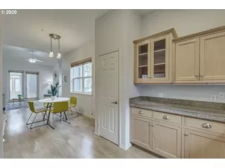 Photo #2: 20551289 Listing