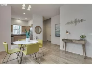 Photo #4: 20551289 Listing