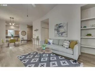 Photo #6: 20551289 Listing