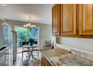 Photo #4: 20552093 Listing